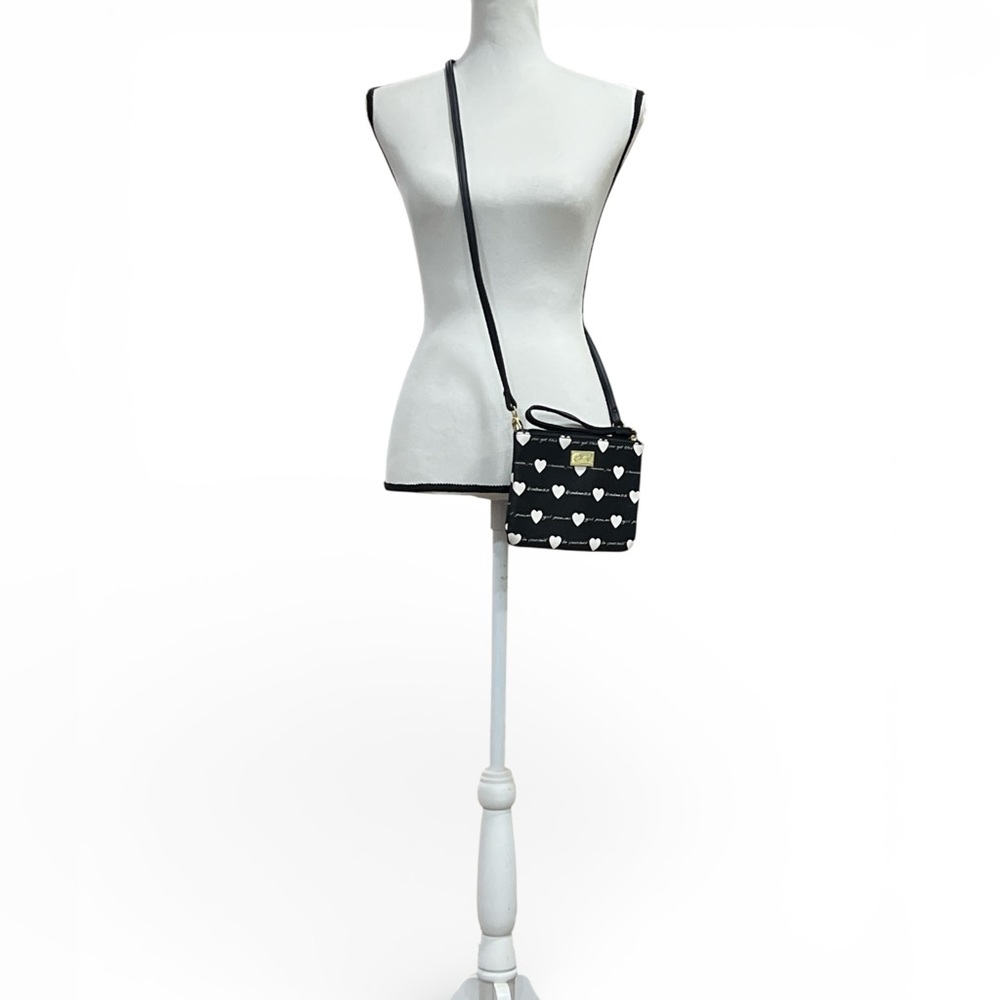 Luv Betsey Johnson Black White Heart Print Convertible Crossbody - Picture 4 of 4